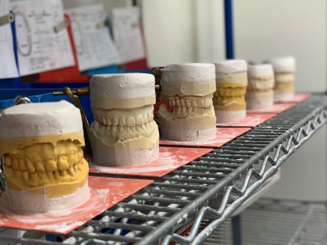 A few articulations to start the day. 
#articulate #modelwork #models #orthodontics #ortho #orthodontist #dentistry #dental #dentist #dentalart #ortodoncie #ortodoncia #ortodonzia #ortodontia